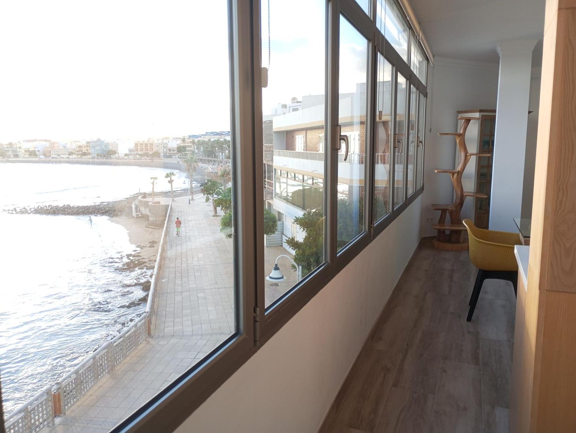 Апартаменты Sea View On Arinaga Beach Экстерьер фото